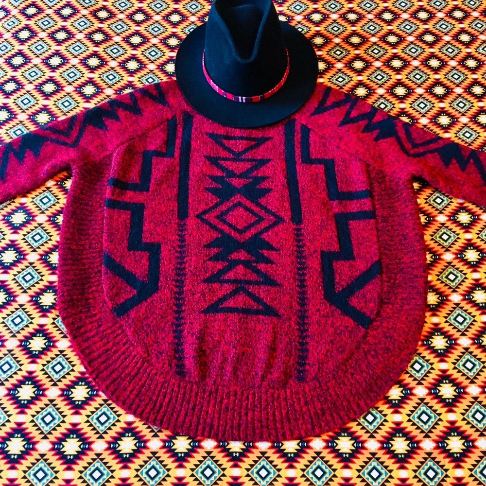 Super soft ♦️◾️Southwestern Aztec sweater! ❤️🖤